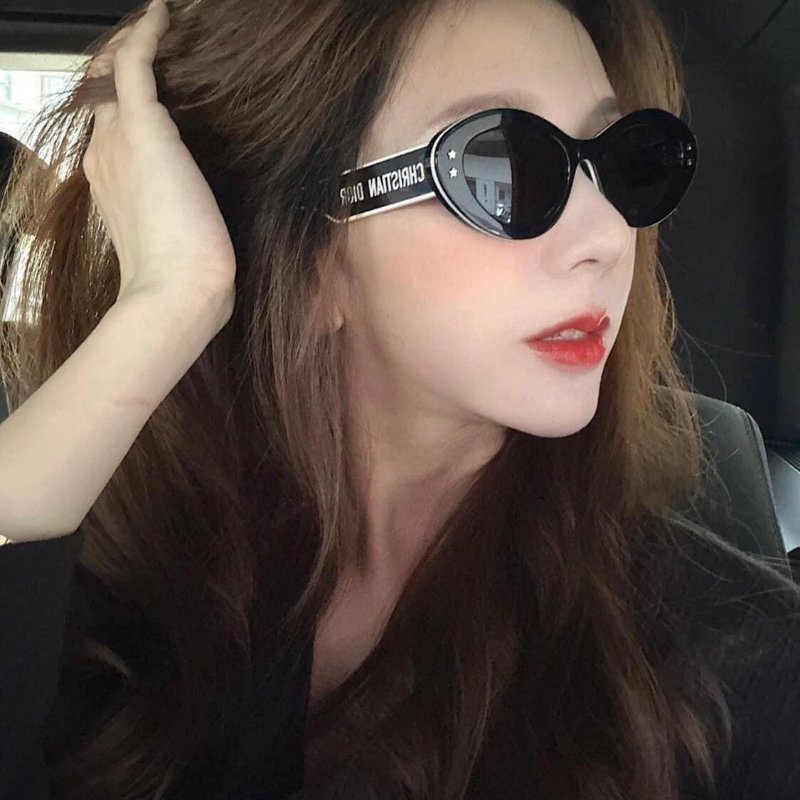 DIOR 網紅爆款🔥 深藍拼色星星卯釘橢圓框 太陽眼鏡 全新全配-1