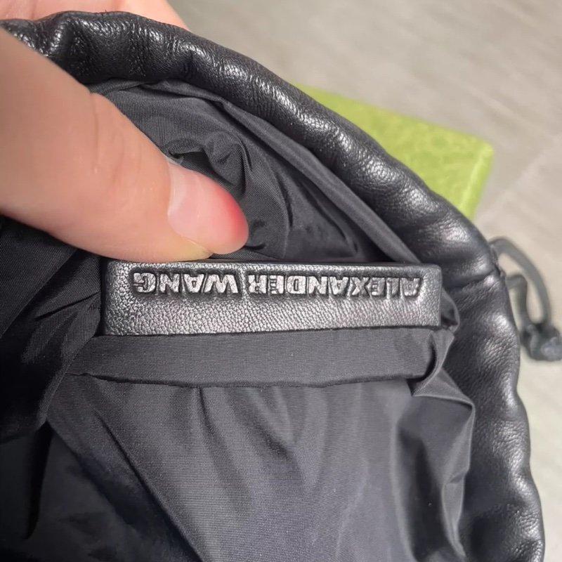 Alexander wang 水鑽拼接手袋包包 用一兩次閒置 没有掉鑽問題-2