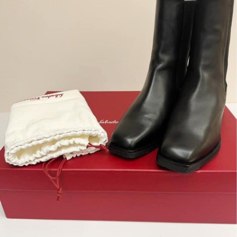 Ferragamo 黑色短靴 僅試穿 尺寸35原價29000-4