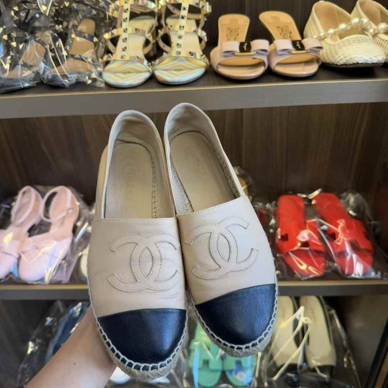 CHANEL 漁夫鞋 38號 後跟內裡有磨損 穿上正面看很新-1