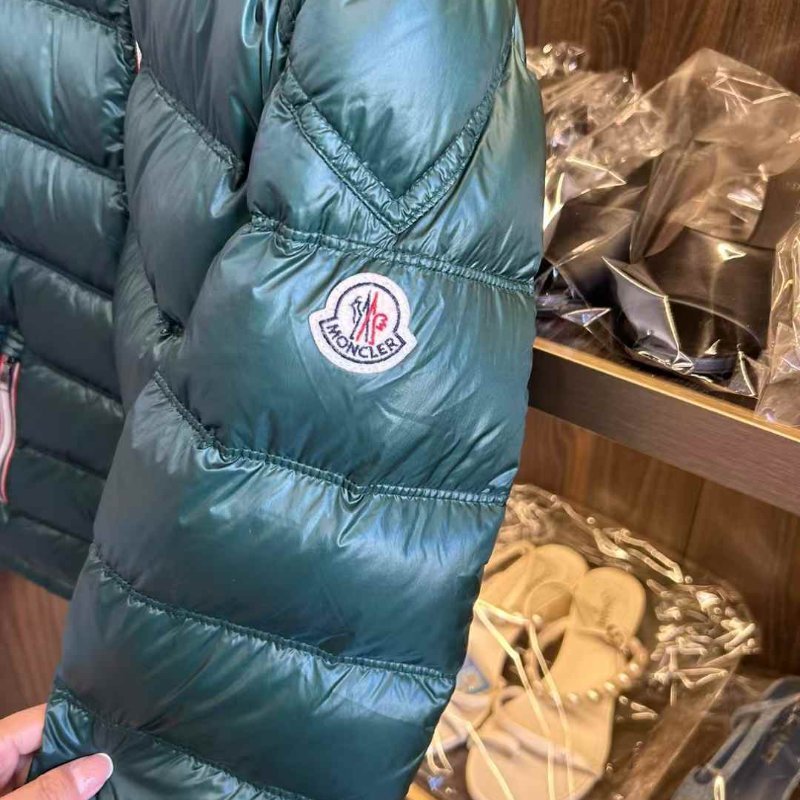 MONCLER 羽絨衣 大童14成人可穿 胸圍約96 帽子沒了其他非常新-3