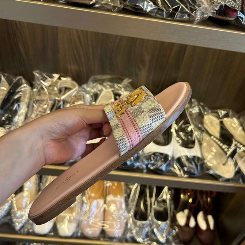 Lv 拖鞋 尺寸37碼 只穿兩次非常新-2