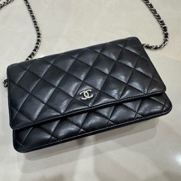 CHANEL 香奈兒 經典雙C Logo鏈子皮夾/WOC斜背包-10