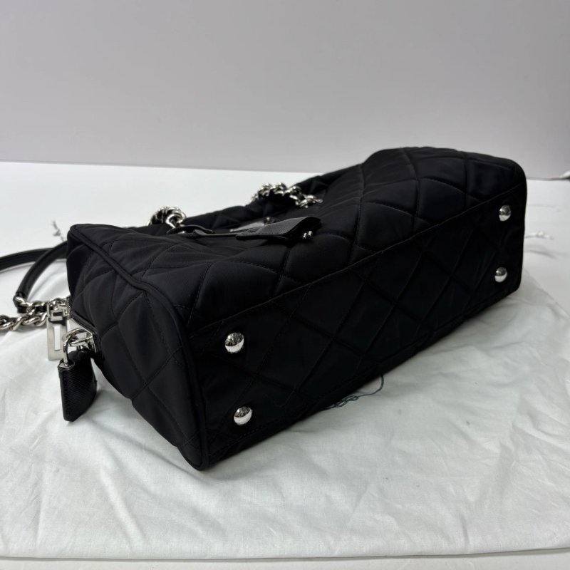 PRADA 黑銀尼龍波士頓30托特肩背手提包 30*20*10 99新配件塵袋鑰匙鎖-2