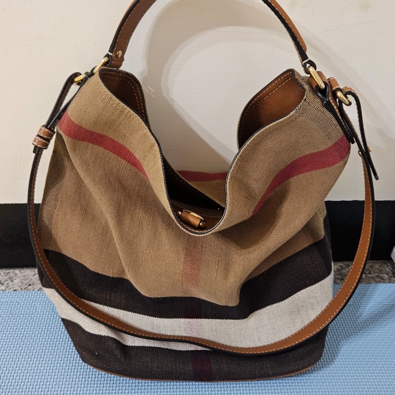 Burberry二合一水桶包（大款）-8