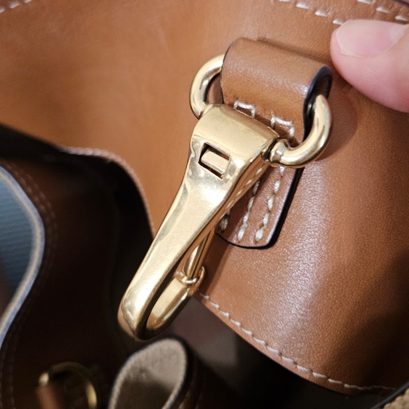 Burberry二合一水桶包（大款）-11