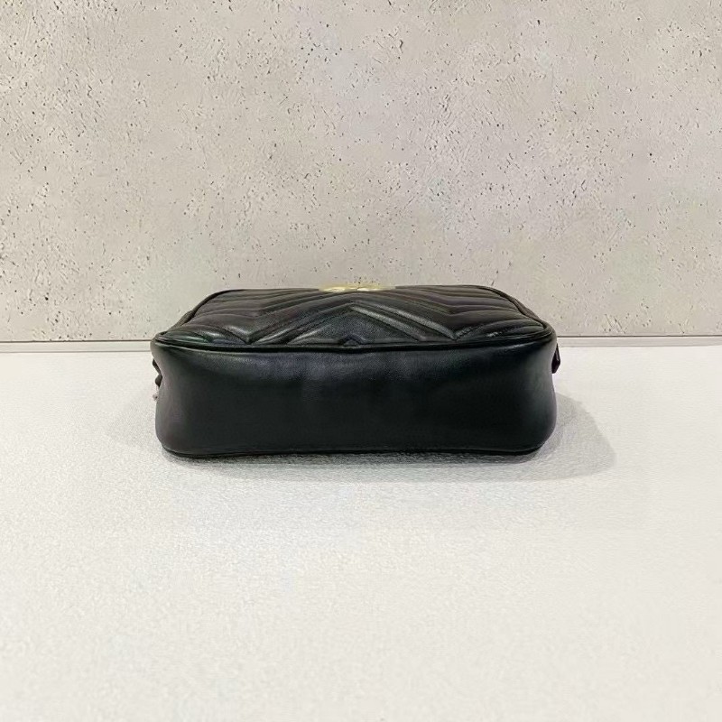 Gucci camera bag
黑金馬蒙相機包 中號-8