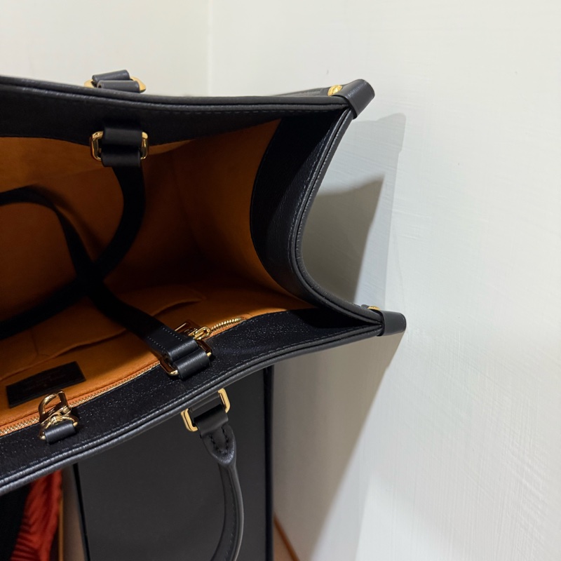 Louis Vuitton Onthego 黑牛皮 MM手提肩背包-4