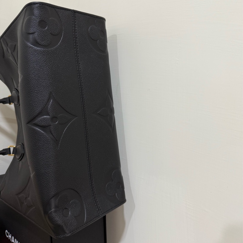 Louis Vuitton Onthego 黑牛皮 MM手提肩背包-7