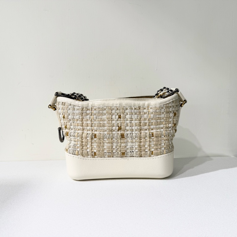CHANEL白色毛呢拚金蔥編織小號流浪包A91810-1