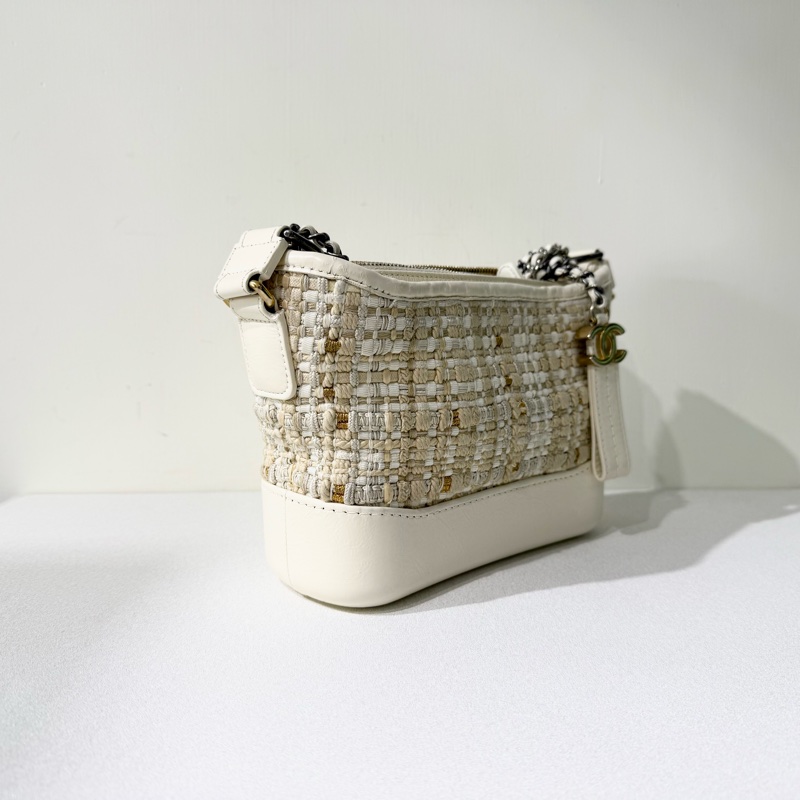 CHANEL白色毛呢拚金蔥編織小號流浪包A91810-3