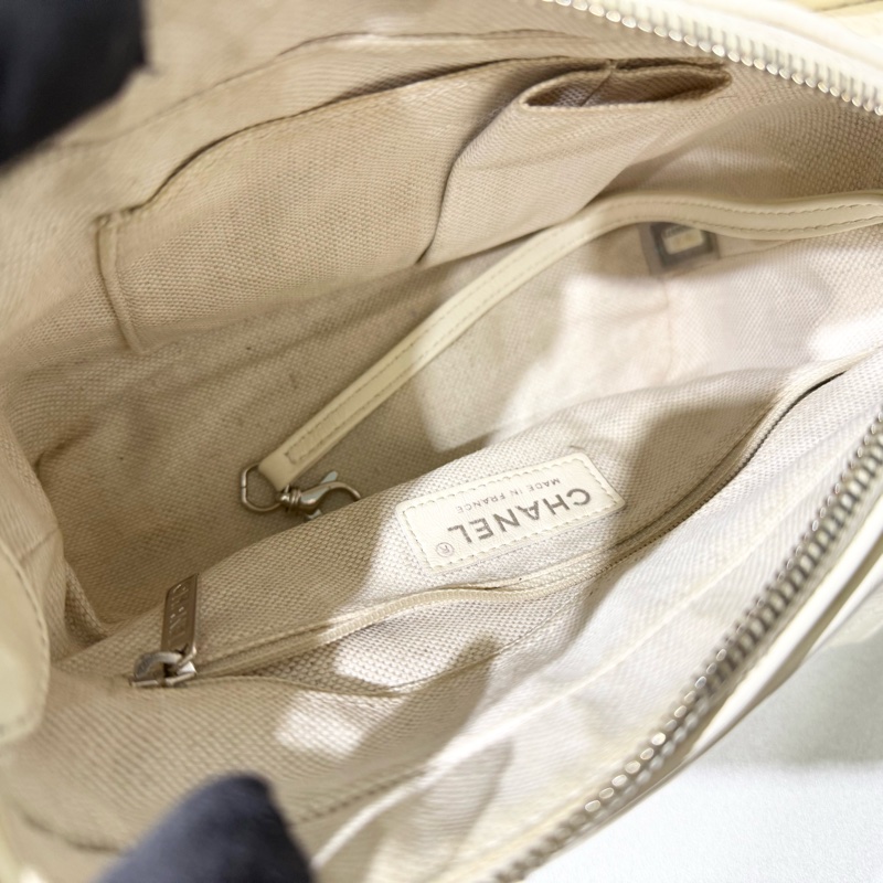 CHANEL白色毛呢拚金蔥編織小號流浪包A91810-7