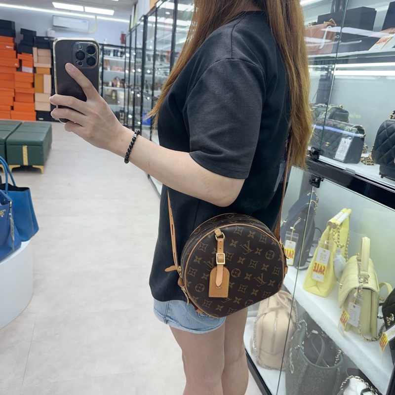 LV Boîte Chapeau Souple MM 老花大圓餅 晶片款單肩斜肩包-1