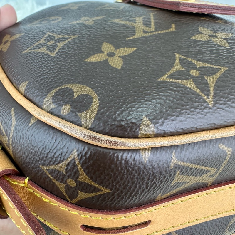 LV Boîte Chapeau Souple MM 老花大圓餅 晶片款單肩斜肩包-11