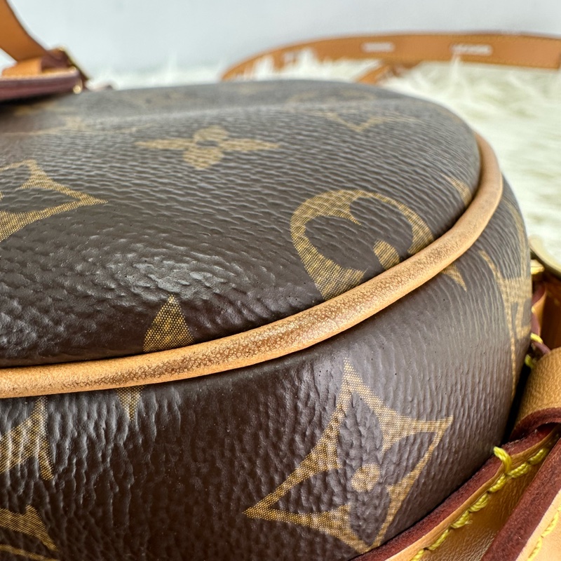 LV Boîte Chapeau Souple MM 老花大圓餅 晶片款單肩斜肩包-13