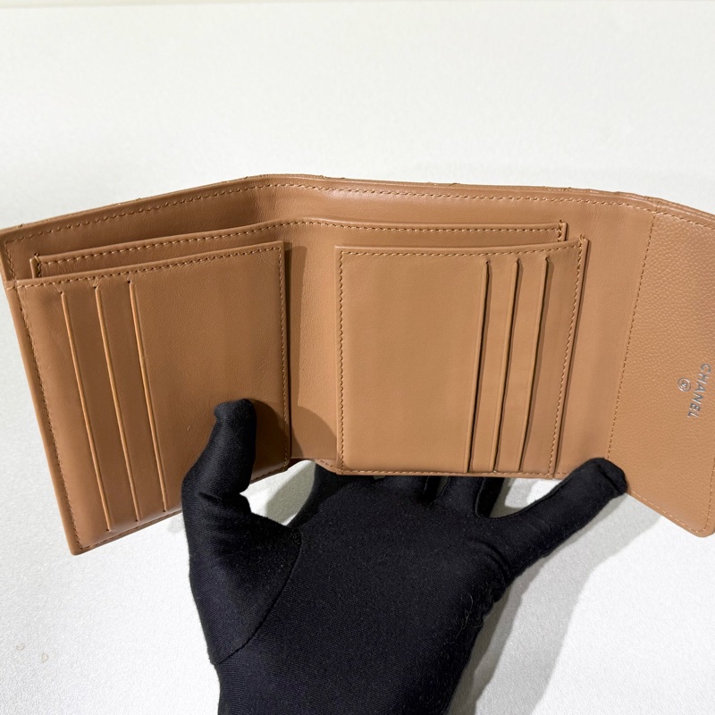 CHANEL皮夾焦糖咖色牛皮荔枝銀釦6卡三折短夾-10