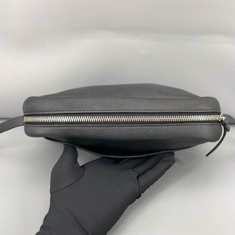 Balenciaga 巴黎世家相機包單肩包 黑色 尺寸約23*17*4cm 男女可背-2