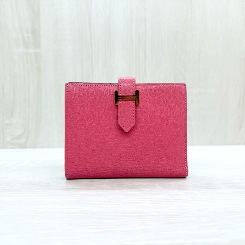 HERMES U5唇膏粉色山羊皮金釦H短夾-0