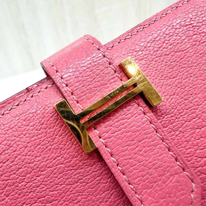 HERMES U5唇膏粉色山羊皮金釦H短夾-13