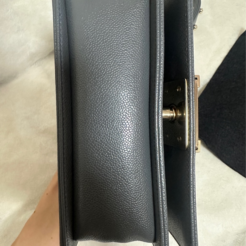 骨折價 23年全皮 香奈兒 小號 深灰色 chanel leboy small grey-9