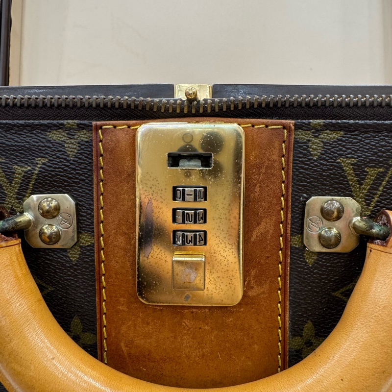 Louis Vuitton 大型金釦行李箱-32