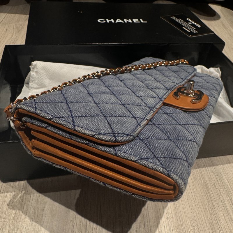 🎉降價🎉Chanel 水洗單寧布肩背口蓋包-藍-2