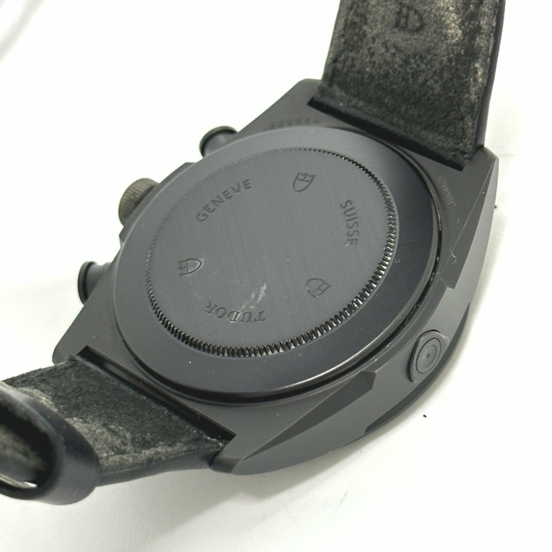 TUDOR Fastrider Black Shield 42000CN 自動腕錶，配備日期顯示、陶瓷和皮革錶帶、男士-12