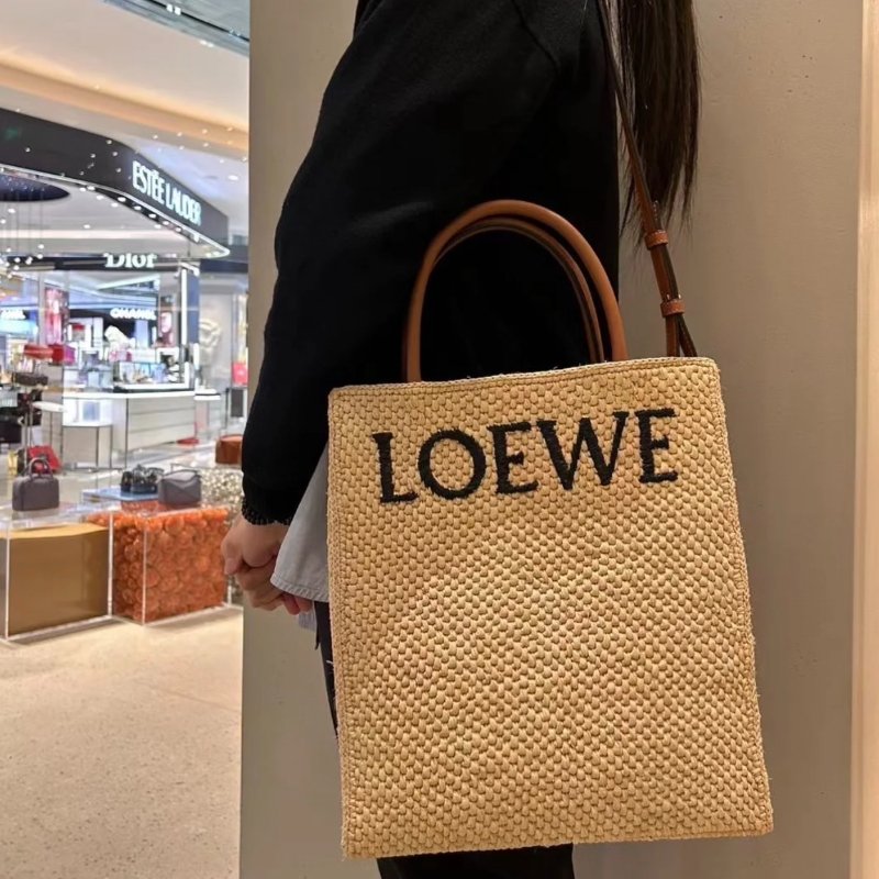 🎉新品好折扣✨Loewe 酒椰纖維標準 A4 草編包 附可斜背長肩帶 原色-3