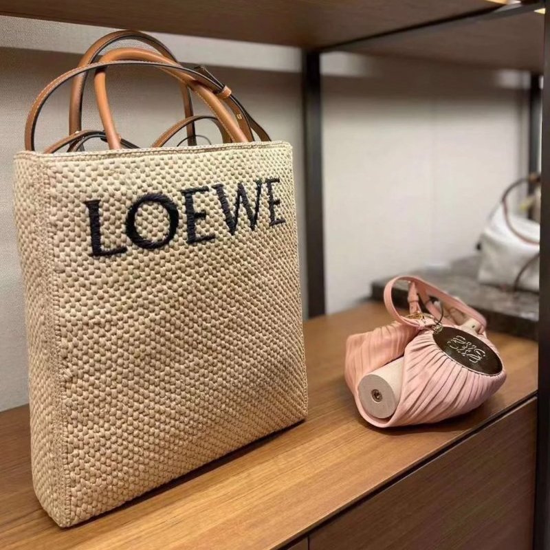 🎉新品好折扣✨Loewe 酒椰纖維標準 A4 草編包 附可斜背長肩帶 原色-4