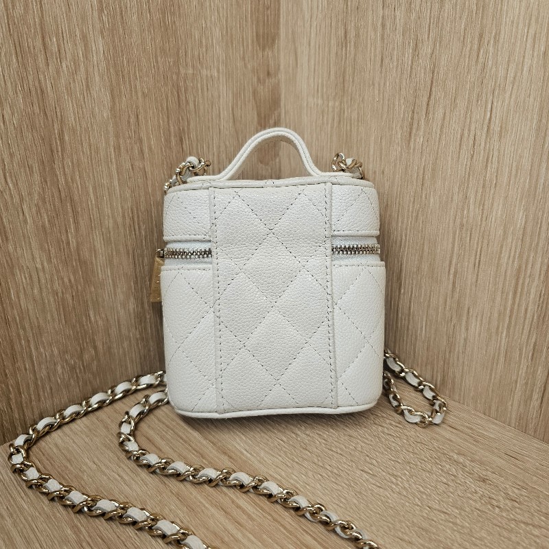 Chanel香奈兒 白荔枝皮金釦mini斜背化妝包-1