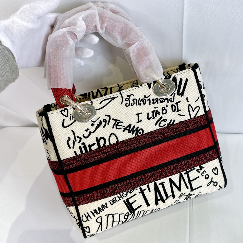 莉亞精品♡ Dior情人節限定 黛妃包 全新閒置品-3