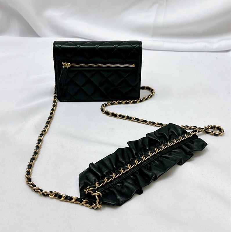 莉亞精品♡ Chanel 黑金荷葉邊包 二手美包-3