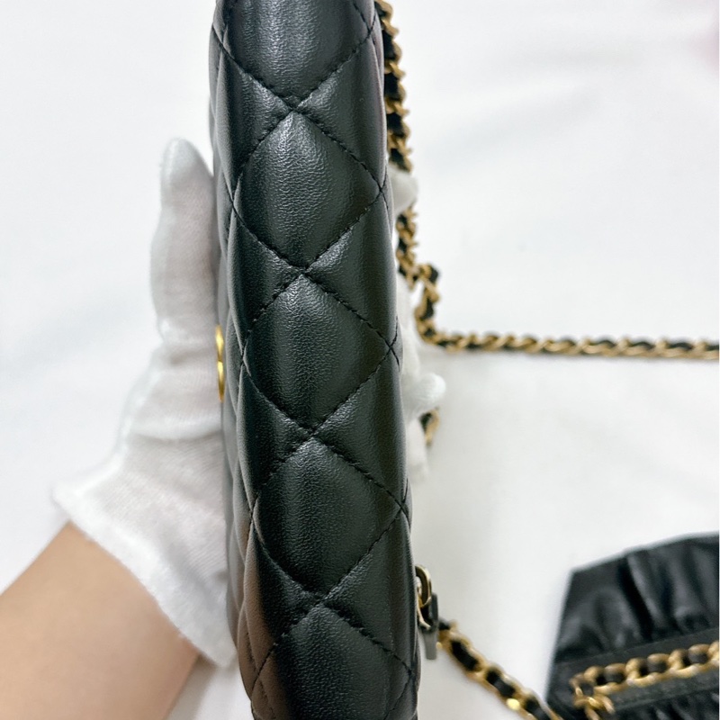 莉亞精品♡ Chanel 黑金荷葉邊包 二手美包-8