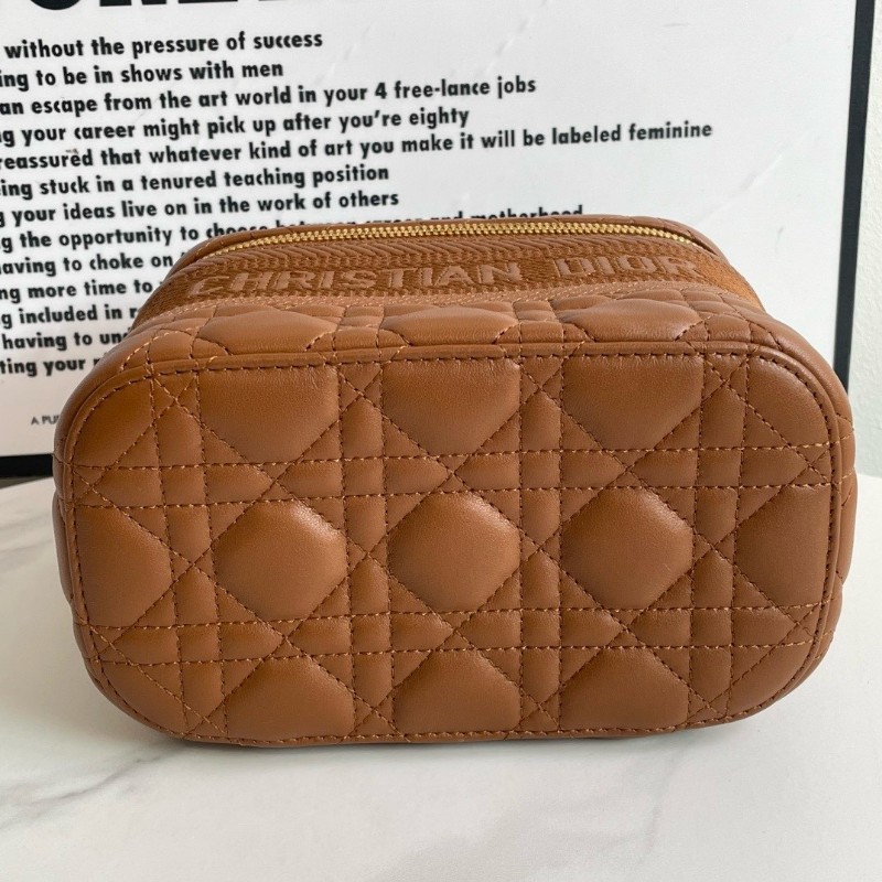 DIOR 迪奧化妝包 焦糖色 經典藤格紋肩背包-3