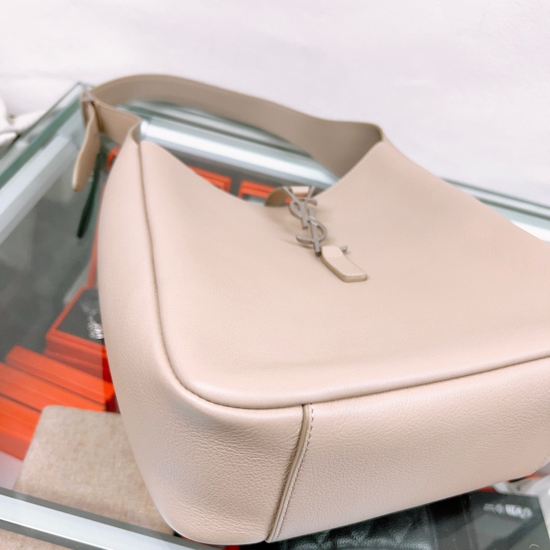 YSL 聖羅蘭 le 5 a 7 hobo 小號淺米灰 淺奶茶 托特/肩背包-6