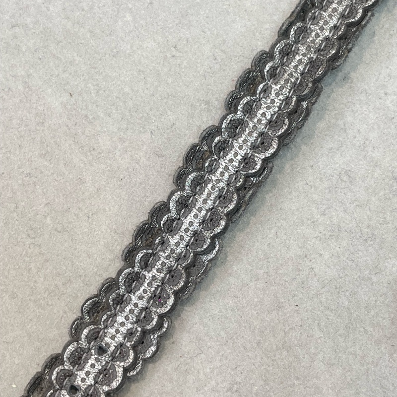 Bottega Veneta 銀灰色真皮手帶 XA080-3