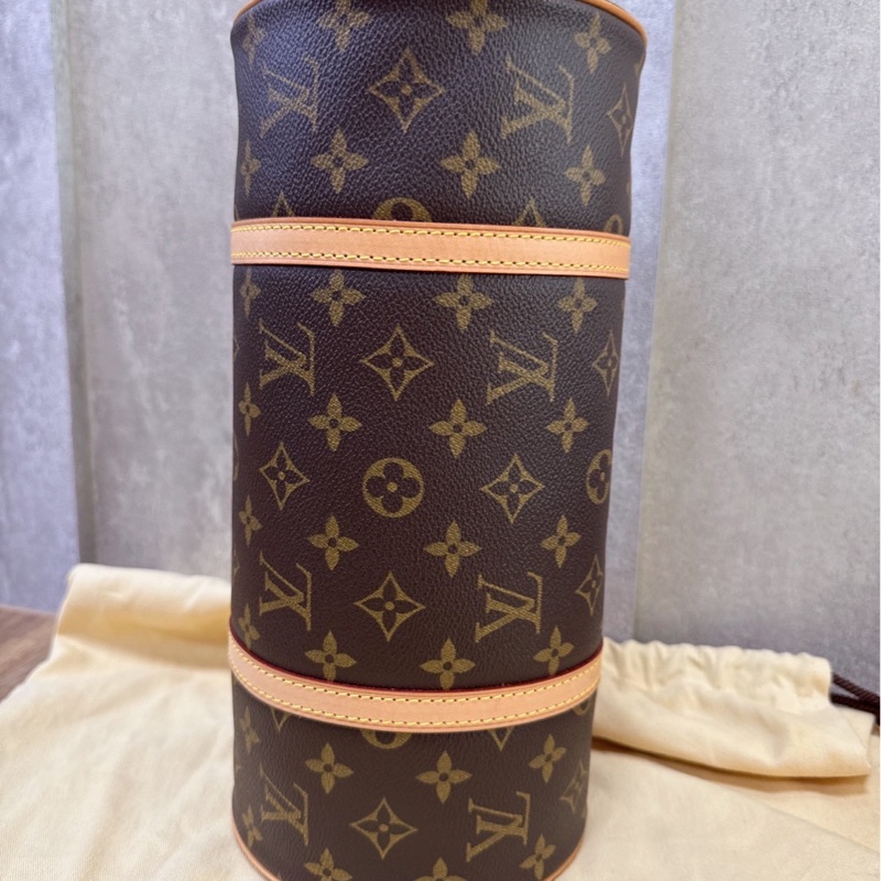 LV 經典老花圓筒巴比龍包-6