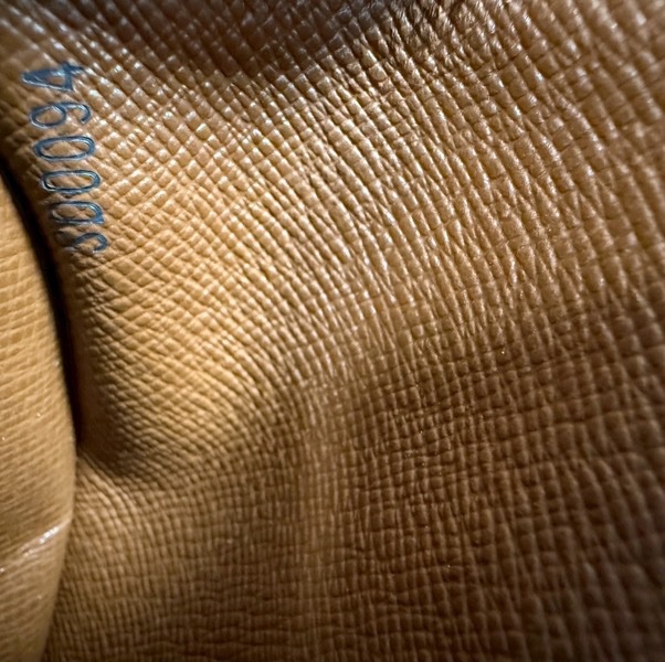 LV 經典老花圓筒巴比龍包-9