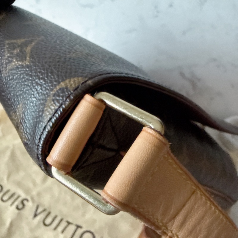 LV 翻蓋老花王菲包-16