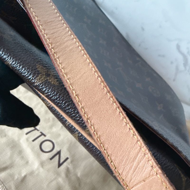 LV 翻蓋老花王菲包-18