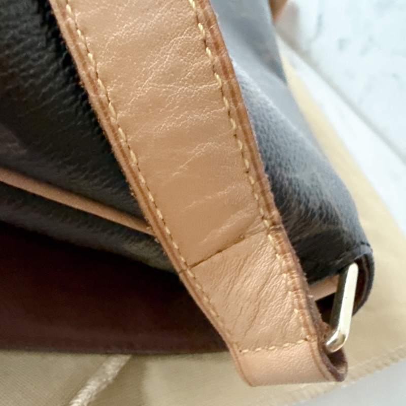 LV 翻蓋老花王菲包-20