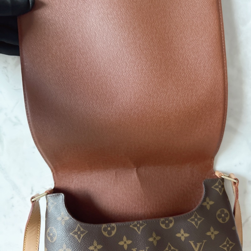 LV 翻蓋老花王菲包-22