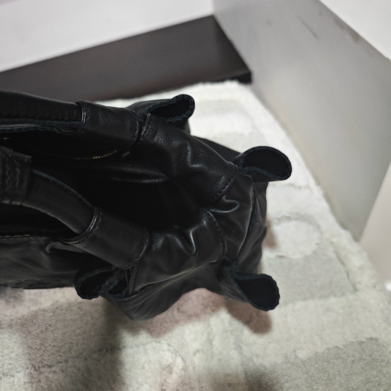 近新閒置商品 Loewe 雲朵空氣水餃包/小款-10