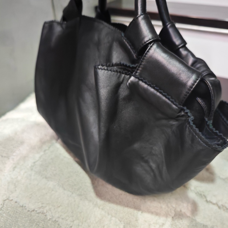 近新閒置商品 Loewe 雲朵空氣水餃包/小款-24