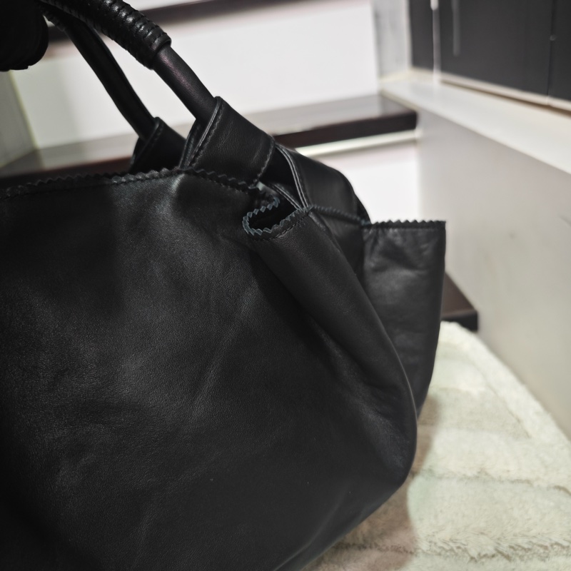 近新閒置商品 Loewe 雲朵空氣水餃包/小款-29