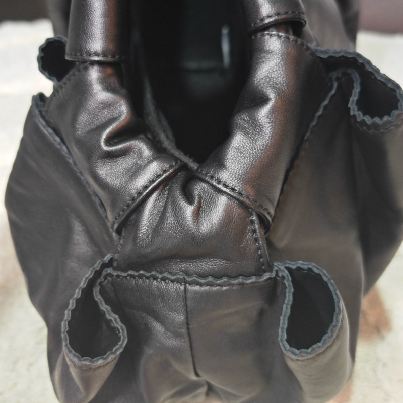 近新閒置商品 Loewe 雲朵空氣水餃包/小款-38