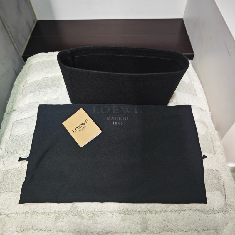近新閒置商品 Loewe 雲朵空氣水餃包/小款-47