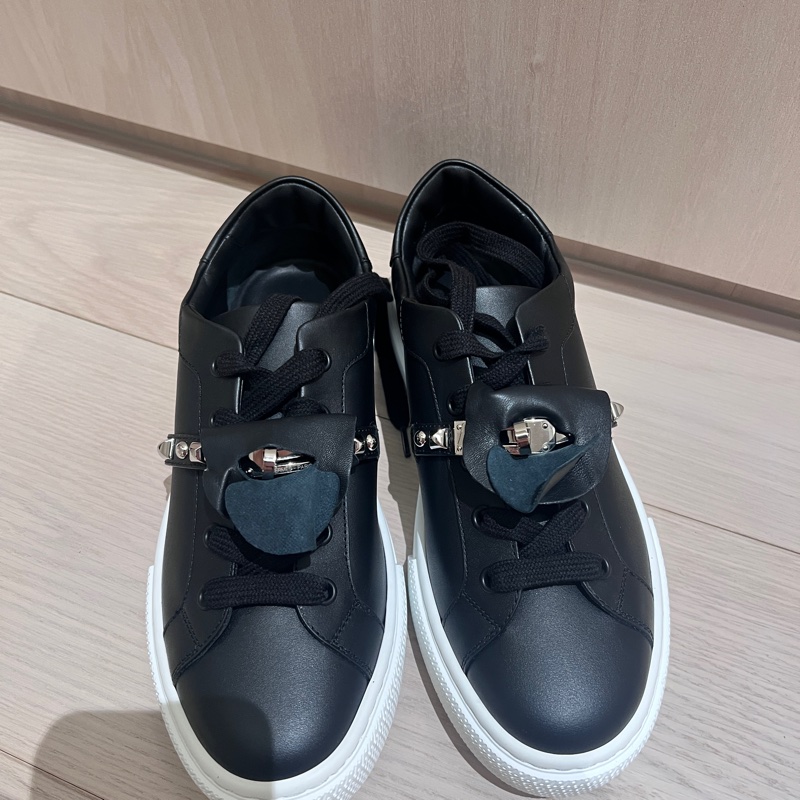 全新Kelly 黑色鉚釘鞋-1