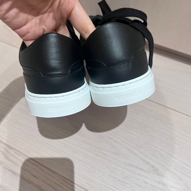 全新Kelly 黑色鉚釘鞋-3