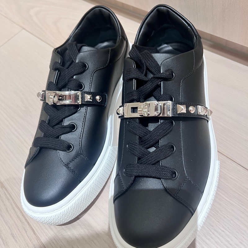 全新Kelly 黑色鉚釘鞋-6